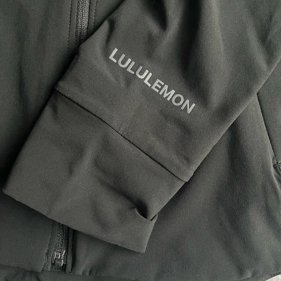 Lululemon Athletica Mist Over Windbreaker Jacket in Black - Picture 2 of 7